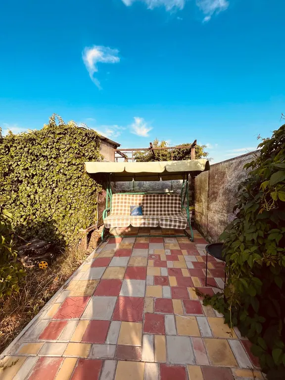 Домик с бассейном