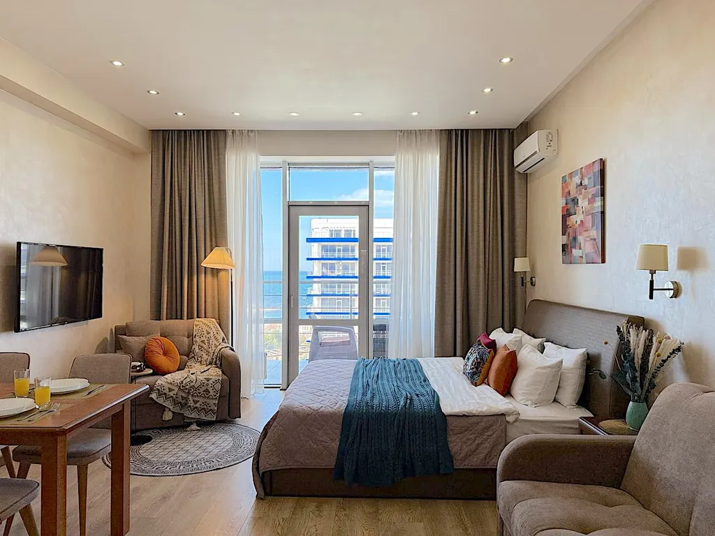 Квартира Апартамент Акваделюкс с бассейном, банями, пляжем, стоянкой — аренда посуточно в Севастополь