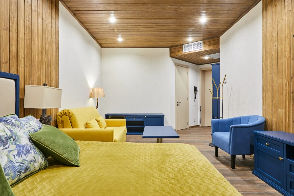 Полулюкс с кроватью размера king-size видом на озеро