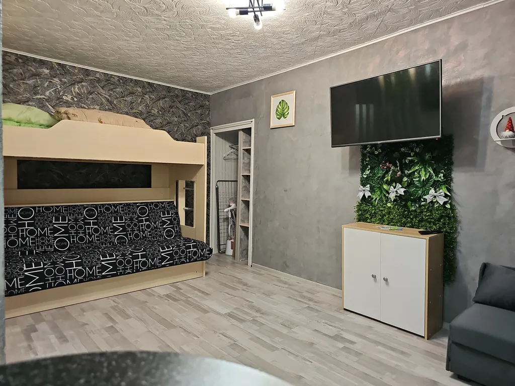 Квартира Тёплое гнёздышко в самом центре — аренда посуточно в Кировск