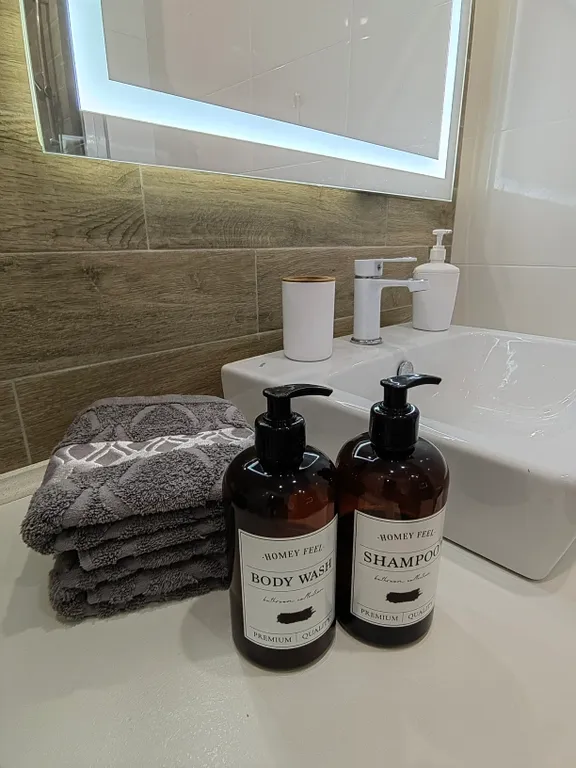 Квартира Уютная квартира с новым ремонтом мебелью и техникой — Краснодар