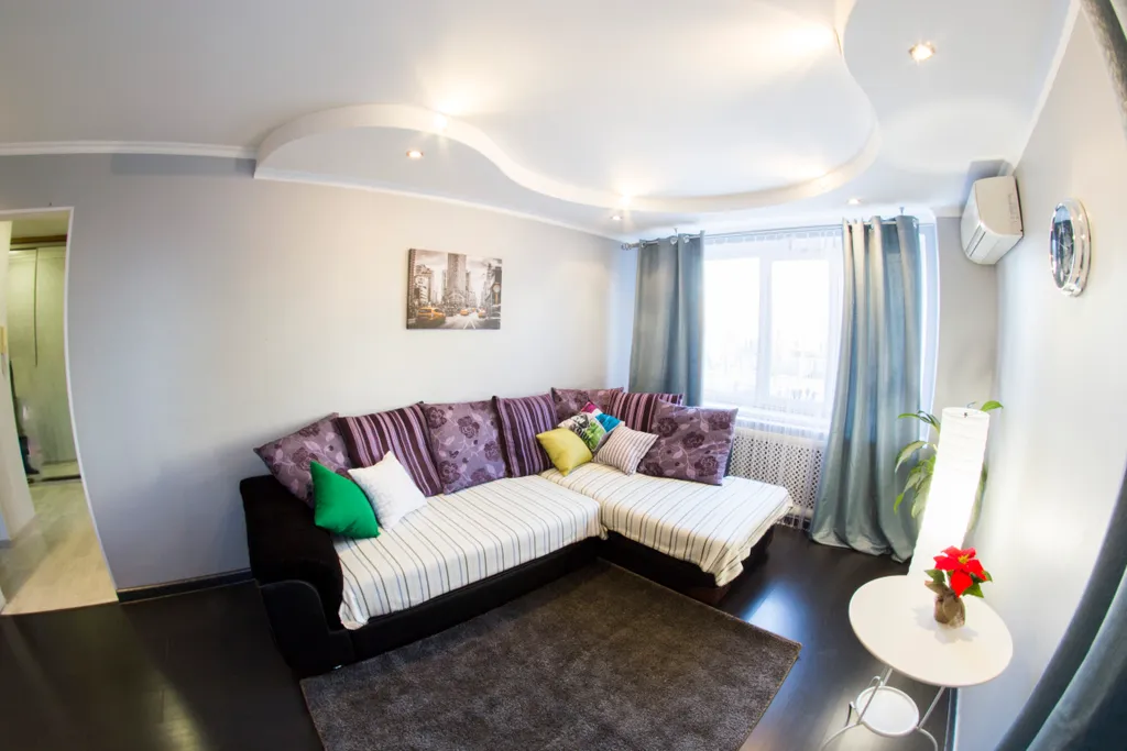 Квартира Уютная квартира с подсветкой рядом с парком — Омск