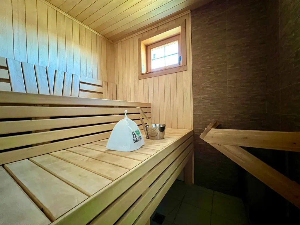 Уютный коттедж N8 с сауной и камином на озере Лунном