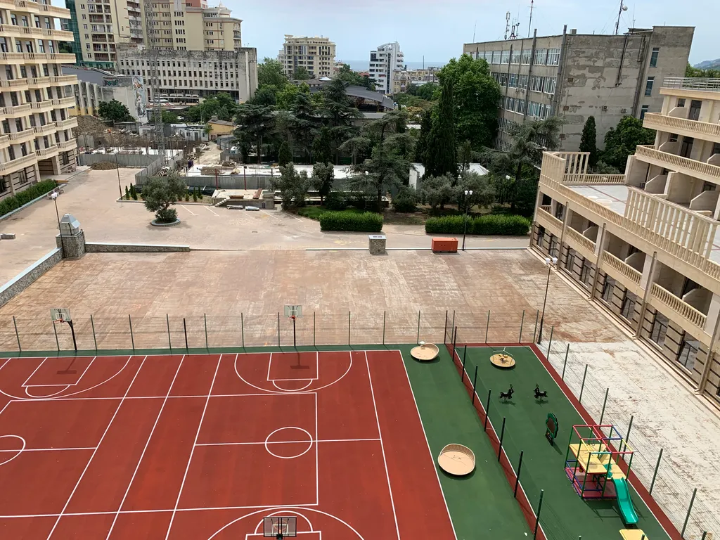 Просторная новая квартира с дизайнерским ремонтом и восхитительным пан