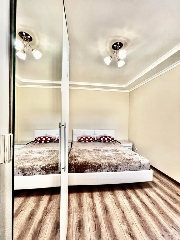 Огромный дом для большой семьи Лоза винограда