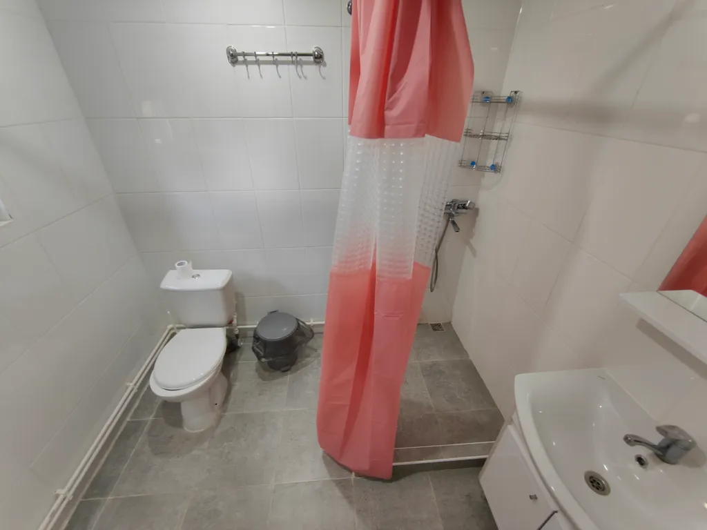 Домик на берегу реки