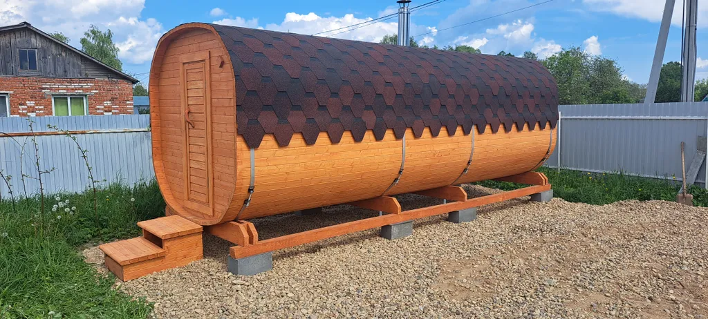 Дом в деревне с баней