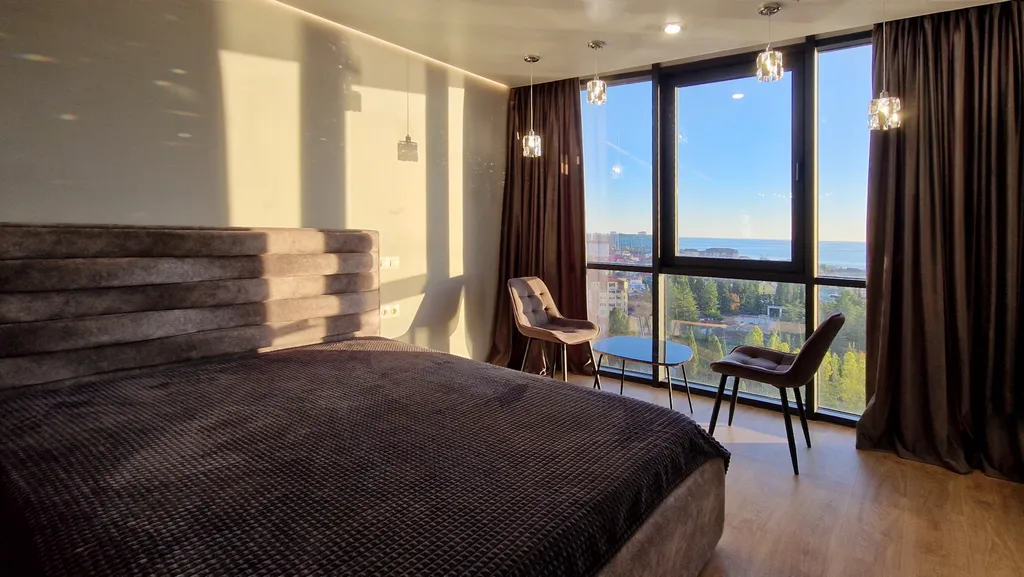 Новая квартира с видом на море и бассейном