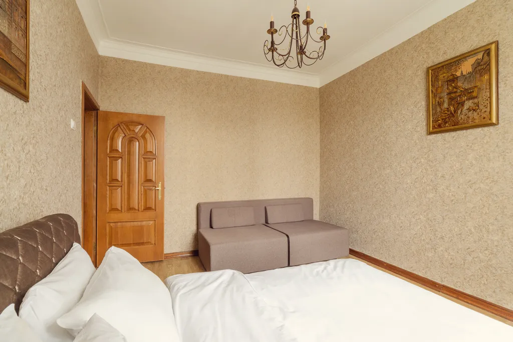 2-комнатный апартамент с красивым видом на площадь Победы