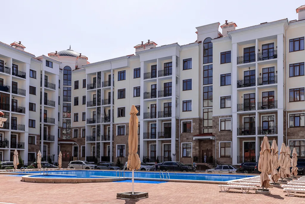 Квартира Квартира в ЖК Изумрудный город на берегу моря с бассейном — Геленджик