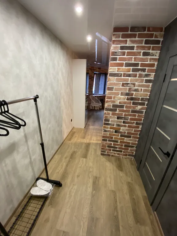 Уютная студия с дизайнерским ремонтом