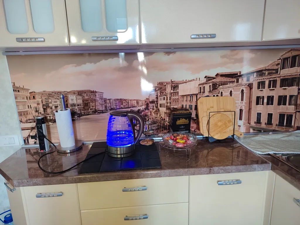 Однокомнатная квартира, зонированная на две зоны.