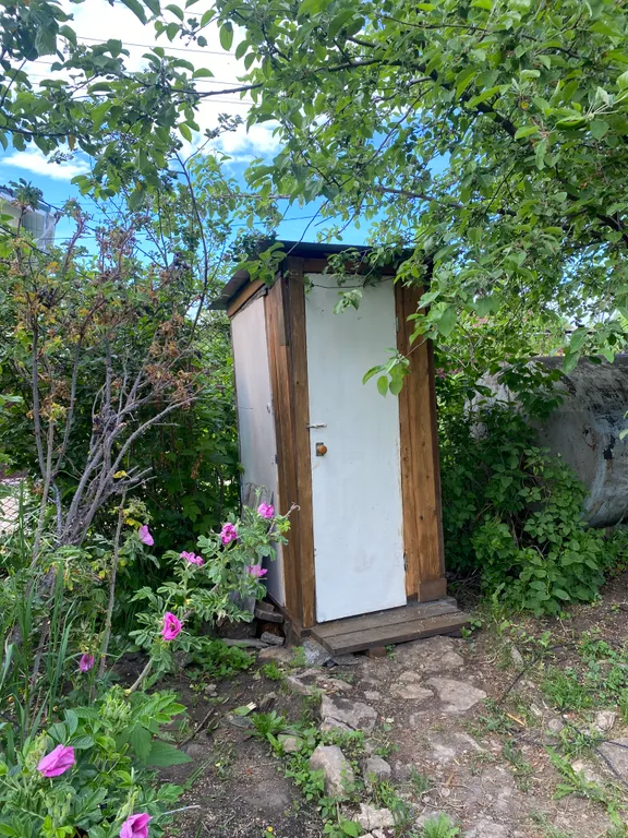 Уютная дача с садом и парковкой. До воды 200м Дача 2 эт.,3 комнаты.