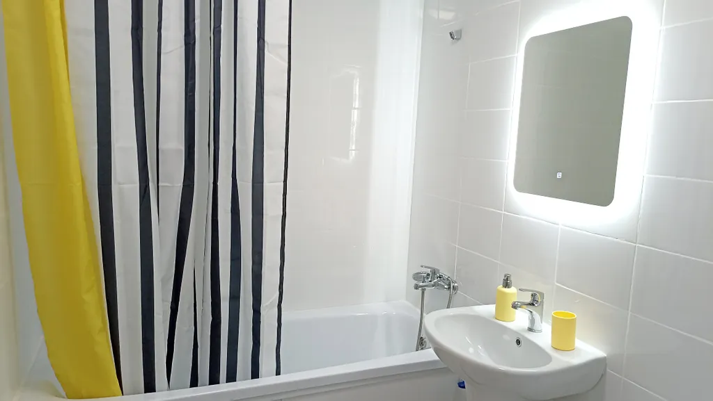 Уютная евродвушка с кондиционером на 8 этаже у МРНЦ Цыба