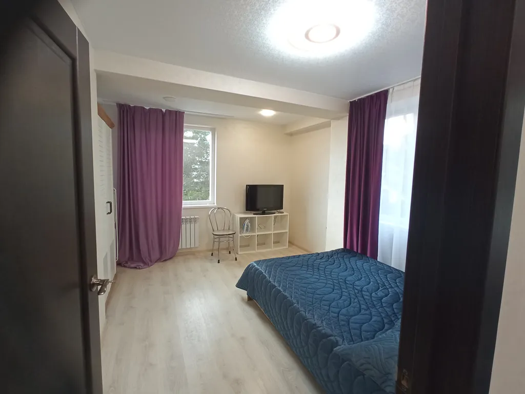 Уютная двухкомнатная квартира с видом на море и горы