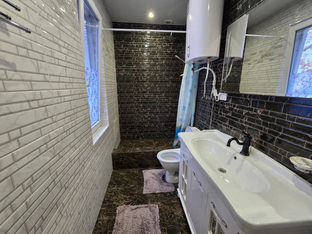 Целый этаж в доме с личной террасой и кухней