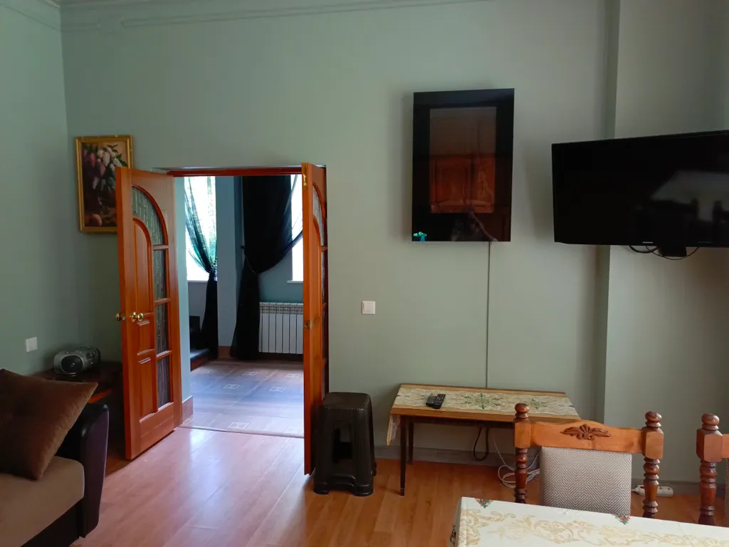 Гостевой дом Профессорский, коттедж в лесу недалеко от центра города