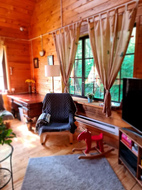 Уютный дом в рядом с лесом