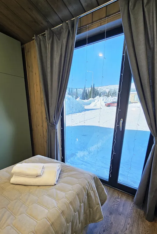 Далеко и надолго