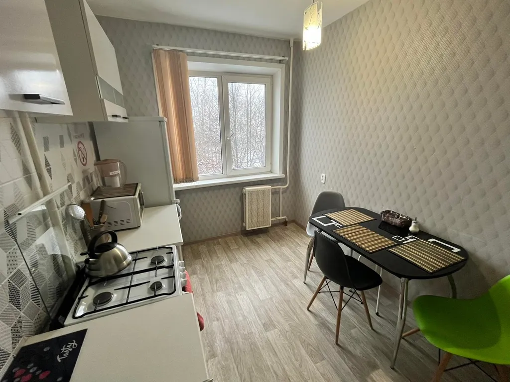 Просторная двухкомнатная с изолированными комнатами и большой кухней