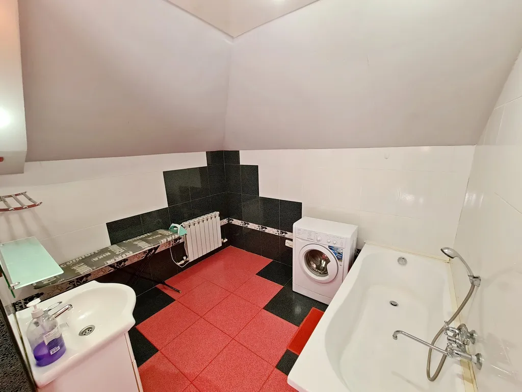 Коттедж у моря со своим двором до 11 человек, беседка, костровая чаша.