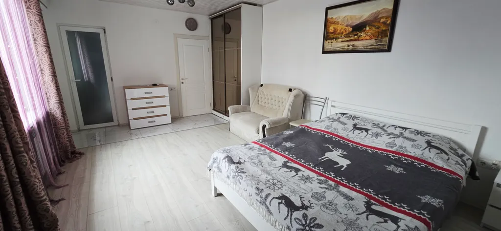 Целый этаж в доме с личной террасой и кухней