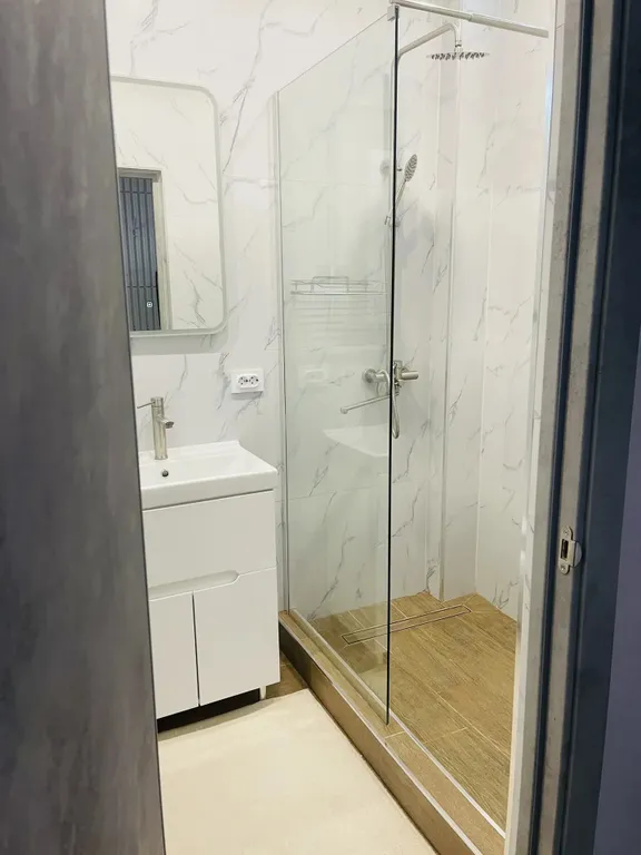 Уютная квартира в тихом районе с развитой инфраструктурой.