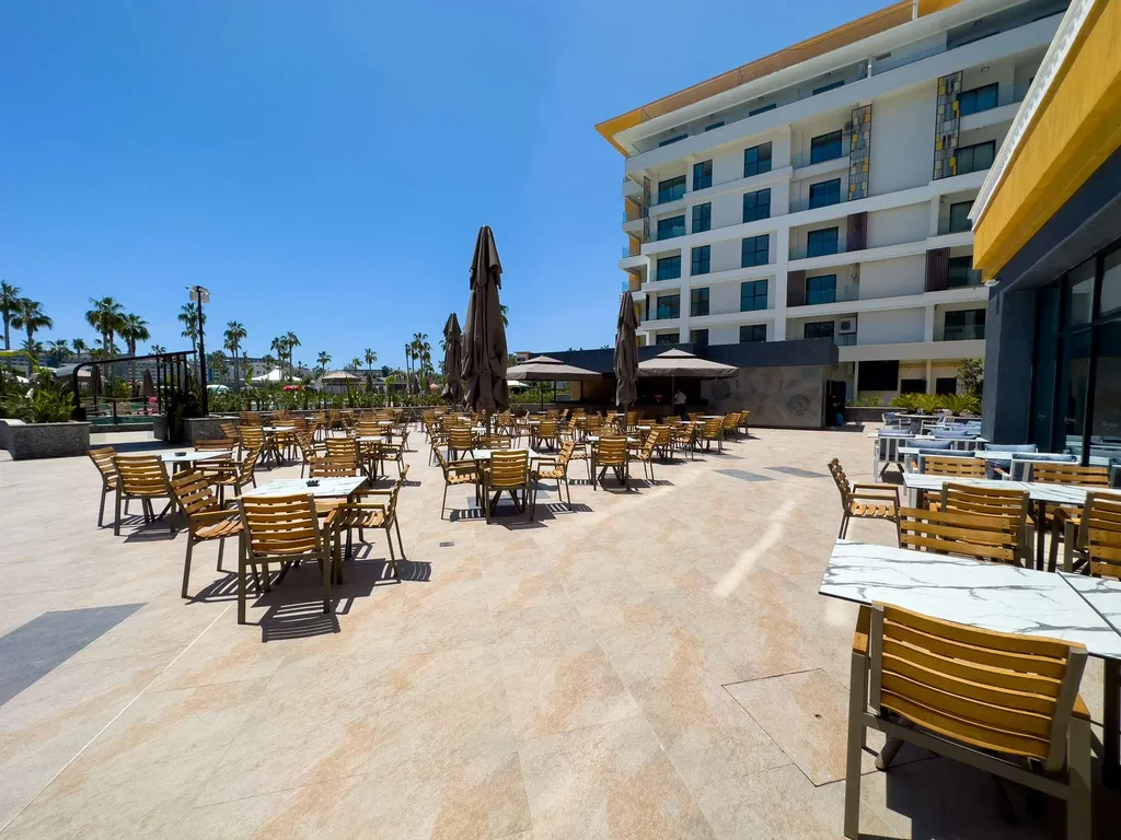 Апартамент в Azura World D с аквапарком и собственным пляжем