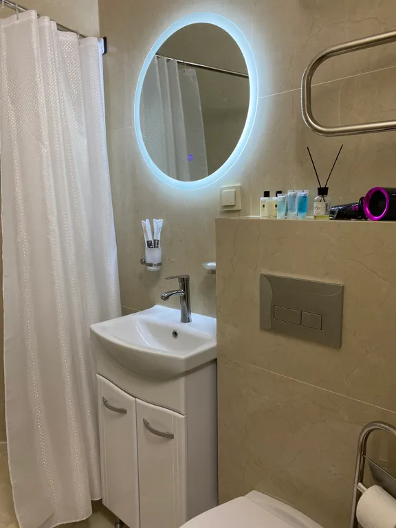 Комфортная квартира в доме у реки, возле входа в центральный парк