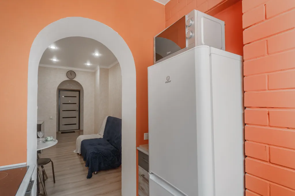 Большая квартира с раздельными комнатами и кухней