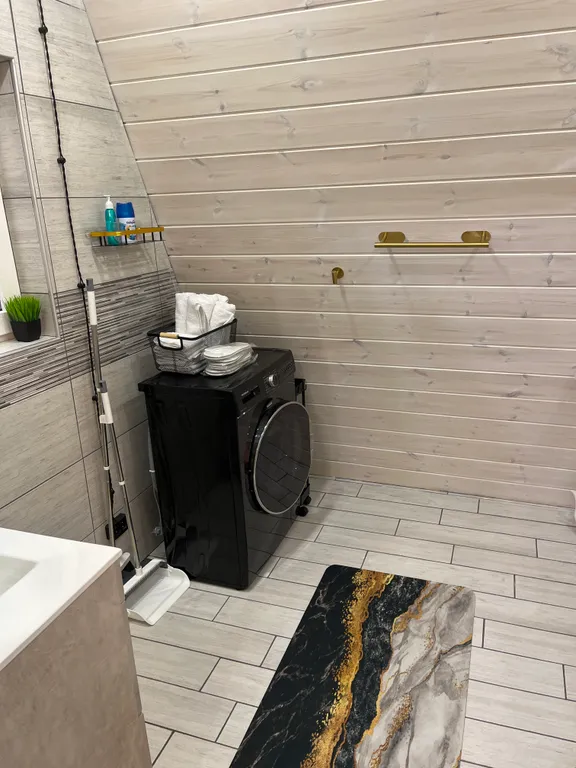 Уютный дом а-фрейм в сосновом лесу