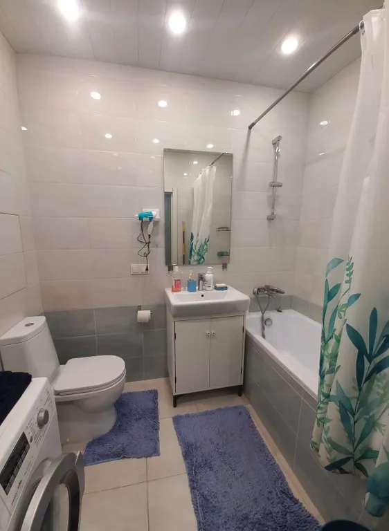 Квартира с большой кухней гостинной, вид из окна на Москву