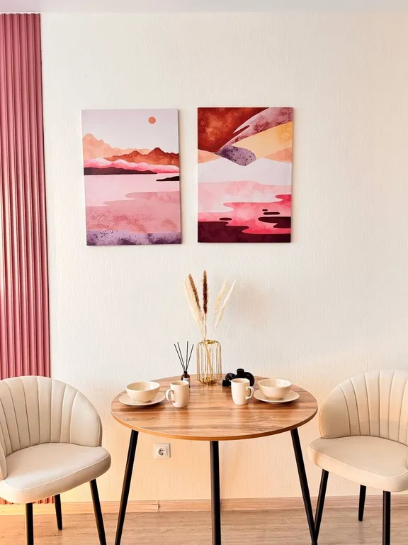 Милая студия с дизайнерским ремонтом