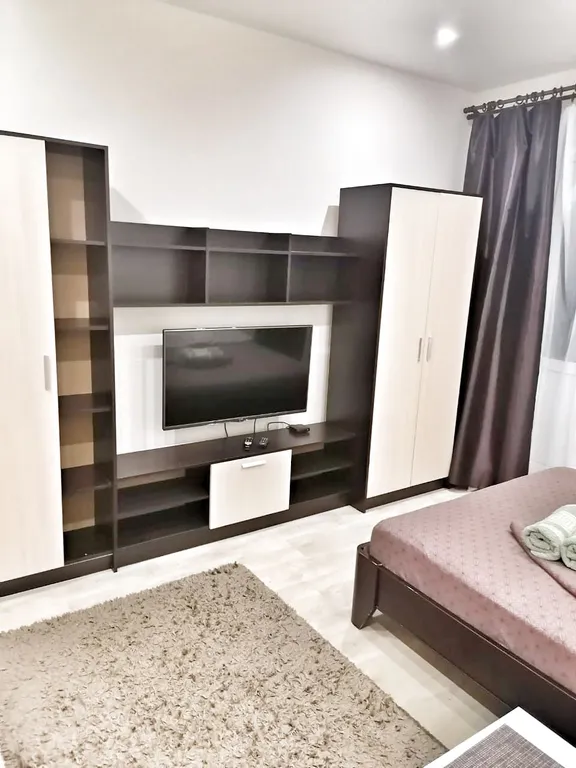 Уютная студия рядом с ТРЦ Аура, ЖД вокзалом, Аэопортом