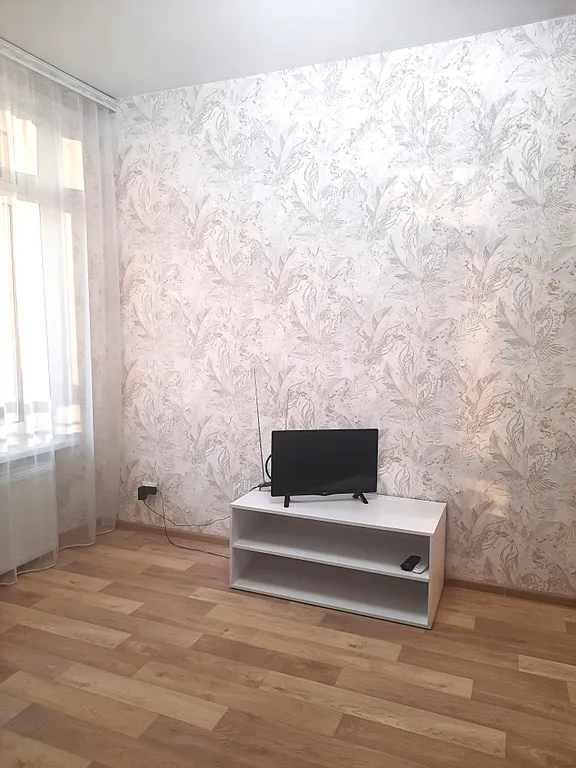 Квартира с панорамными окнами в новом ЖК у самолета