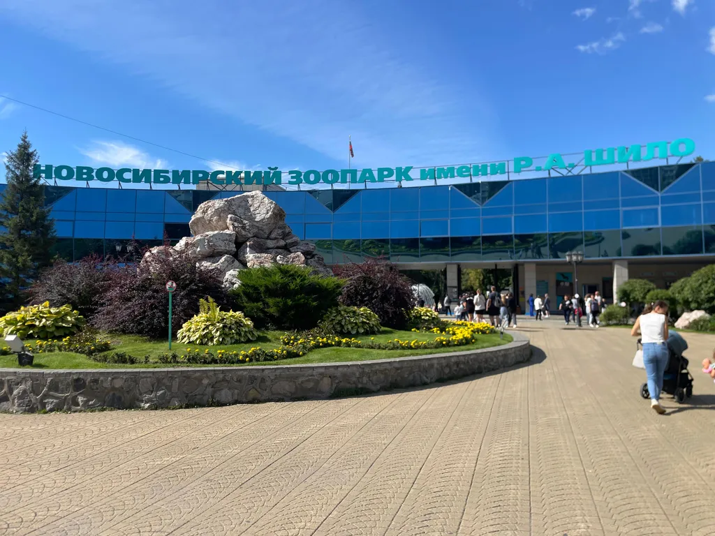 3-комнатная квартира у Зоопарка для большой семьи — аренда посуточно в Новосибирск