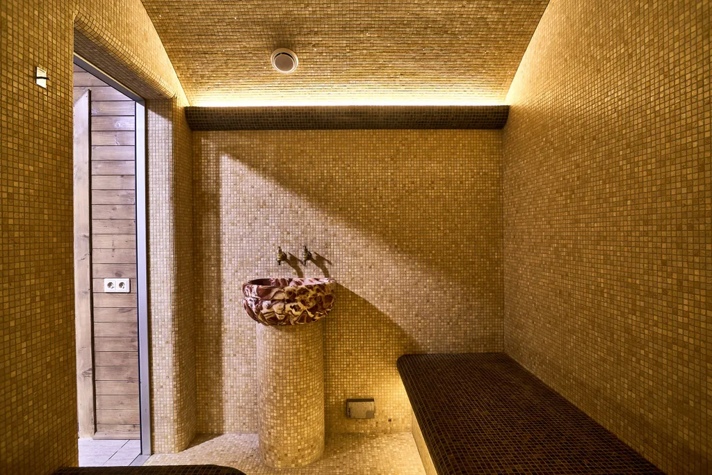 Дом с баней, хамамом, караоке и теплым уличным бассейном