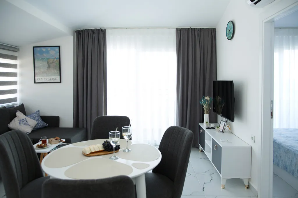 Стильные апартаменты с видом на море