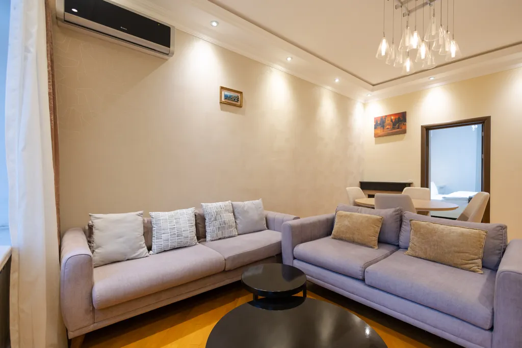 2 спальни + гостиная, прямой балкон с видом на гору Таргова