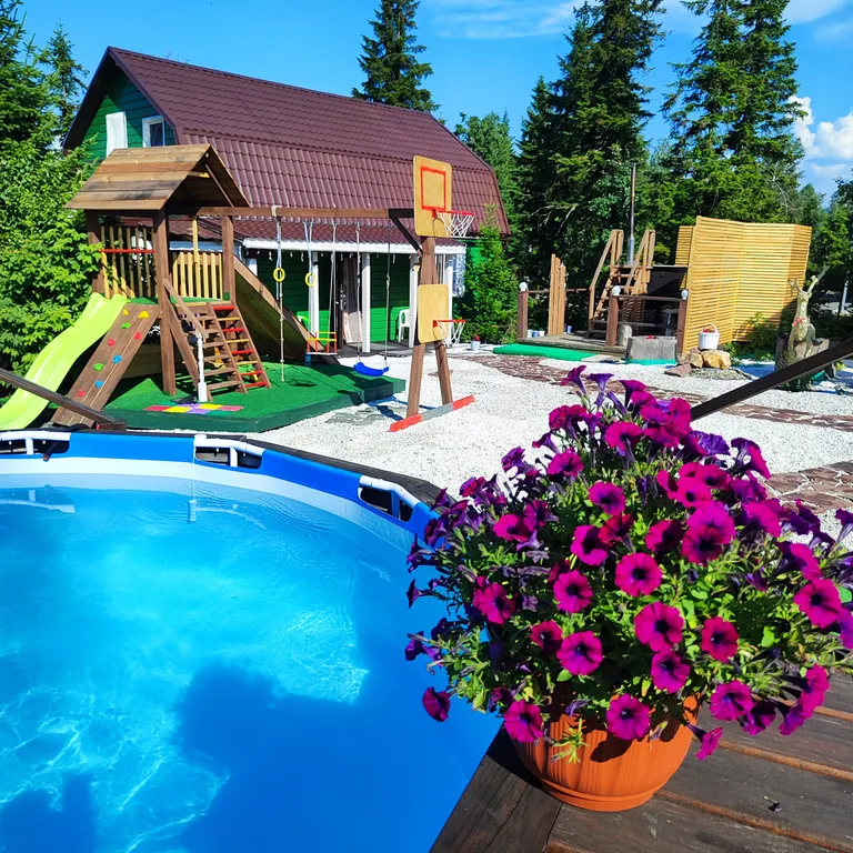 Уютный дом с видом на горы