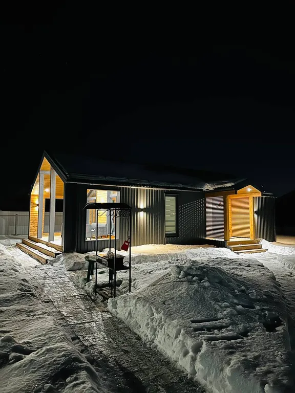 Коттедж Красивый дом с 2 спальнями — Ропша