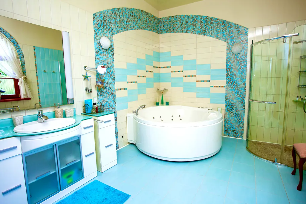 Дом с роскошным бассейном и 2 видами бань