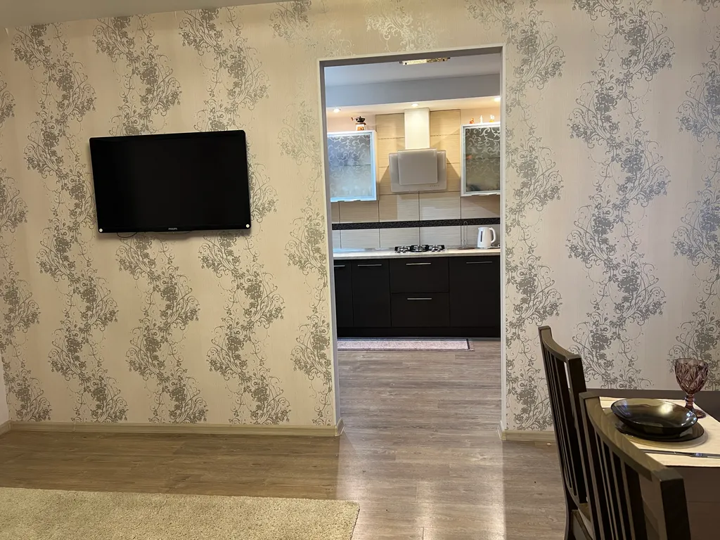 Уютная евротрешка с кухней-гостиной в центре города