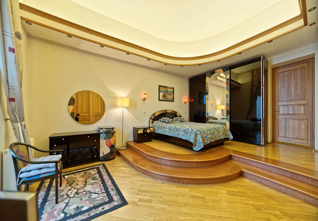 Двухуровневая квартира с видом на Неву по соседству с Эрмитажем