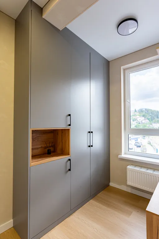 Просторная студия с дизайнерским ремонтом