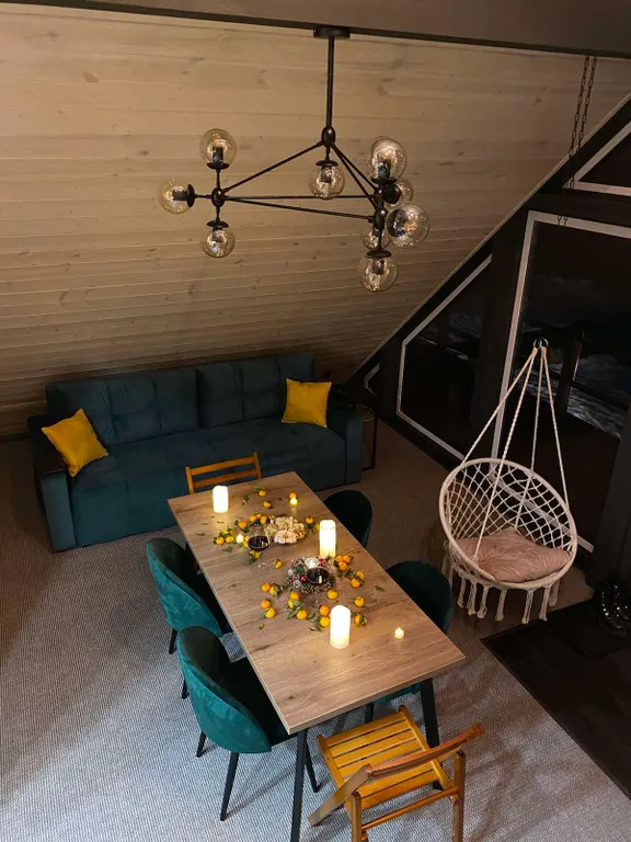 Дом-треугольник в загородном комплексе FoxWay