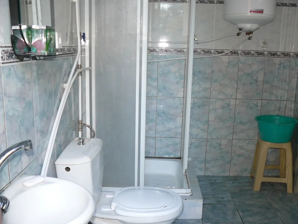 Домик с фонтаном