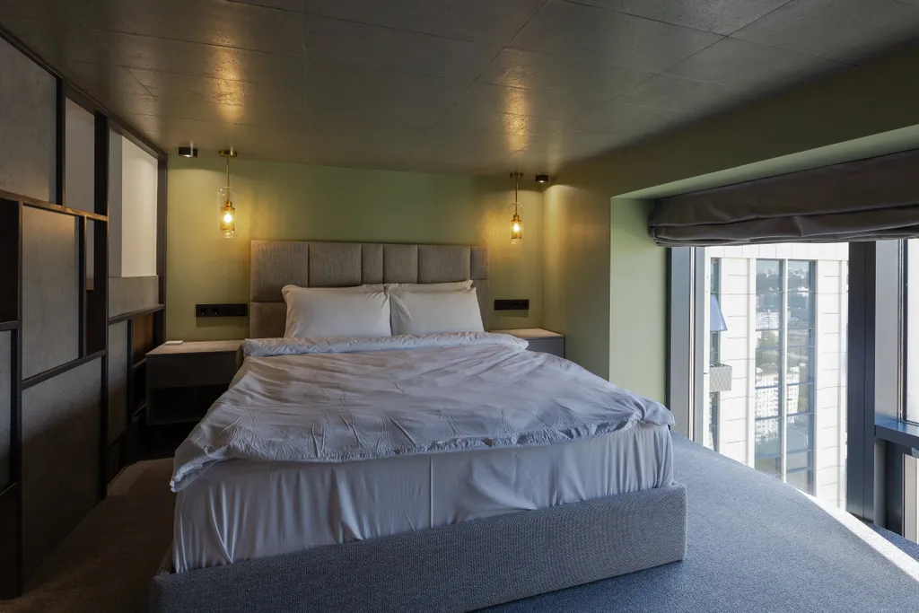 Стильный двухуровневый лофт с панорамными видами на Москву