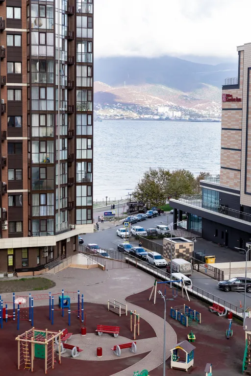 Стильная двухкомнатная квартира у моря