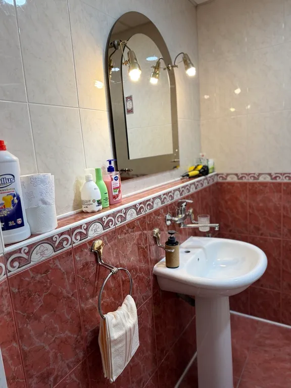 Двухуровневая квартира с парковкой и двумя санузлами